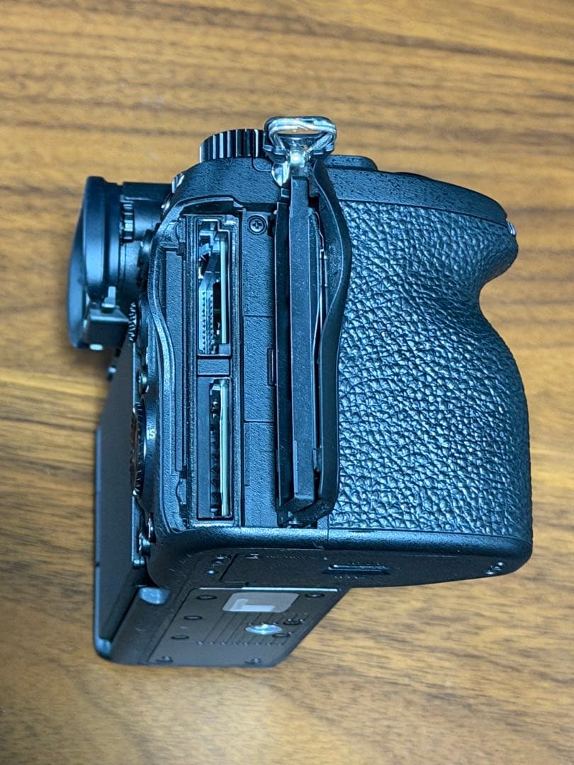【ゆう】SONY α7IV アルファ7IV ミラーレス一眼 ボディ本体