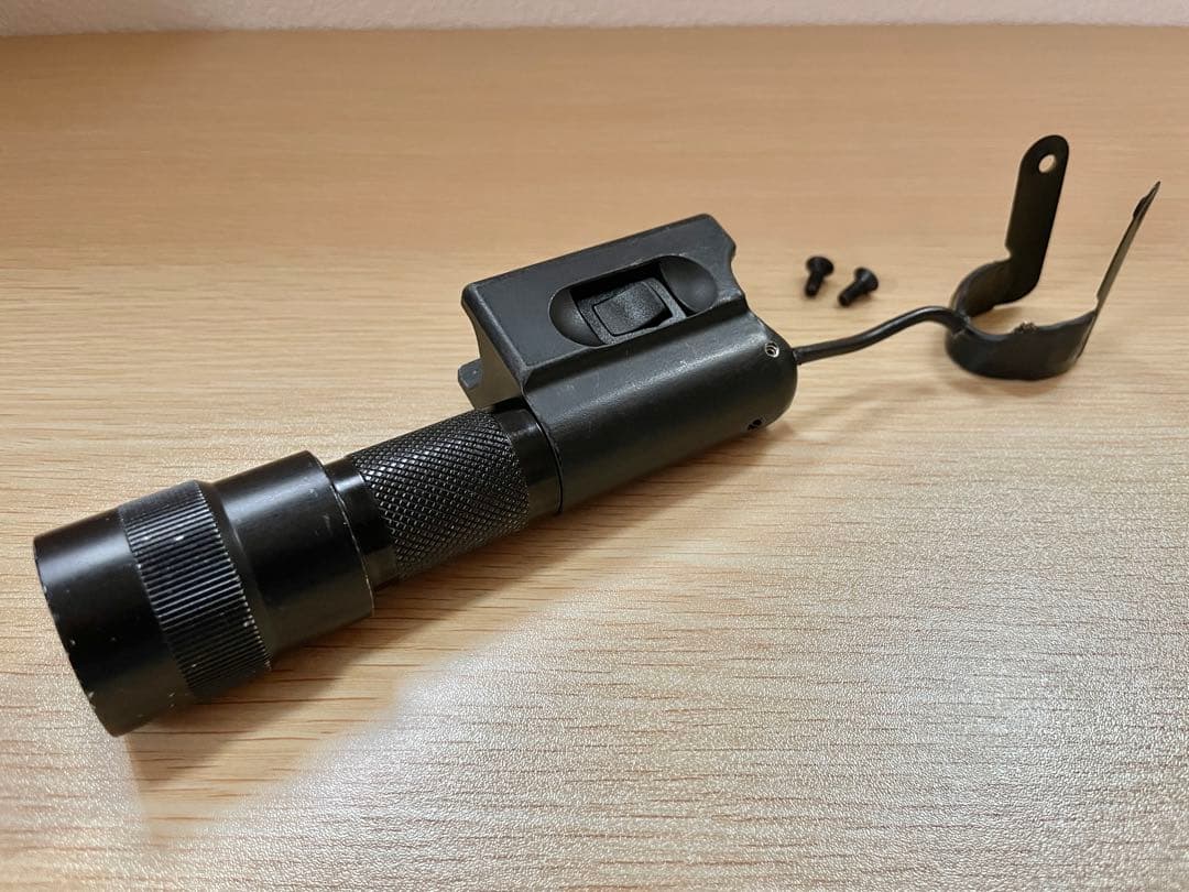 超値下！レーザープロダクツ（シュアファイア）ウェポンライト610R ガバメント用