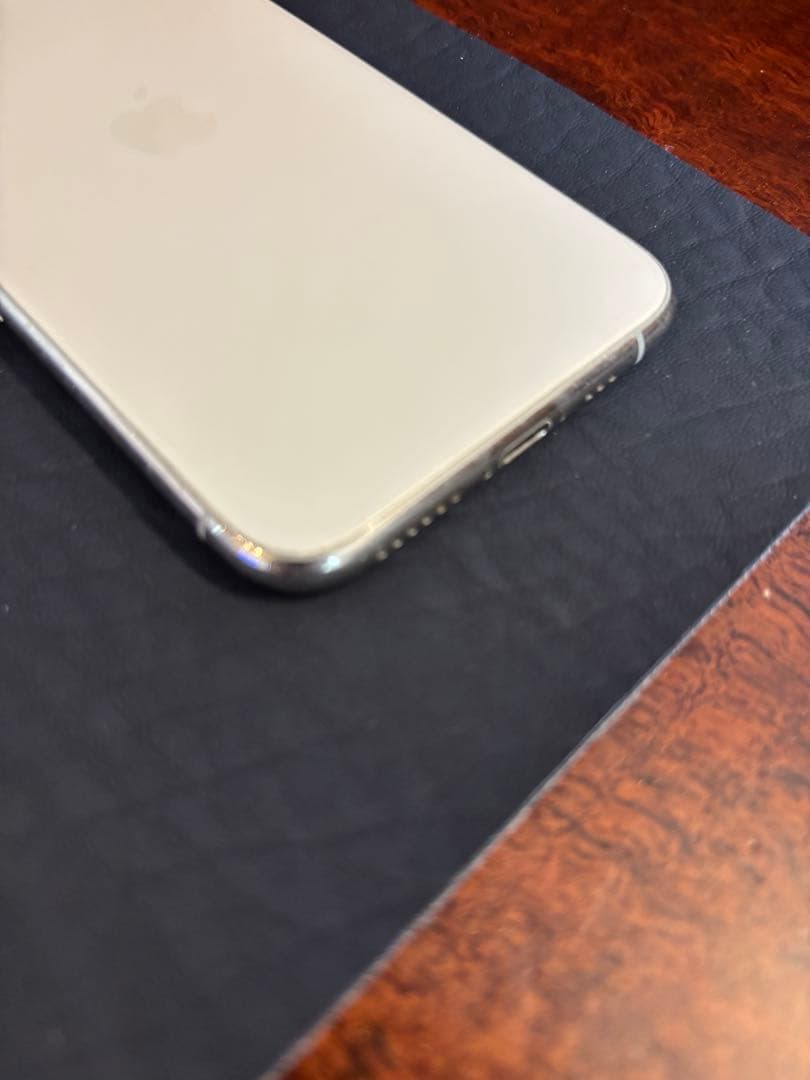 携帯電話本体 iPhone11pro 64g