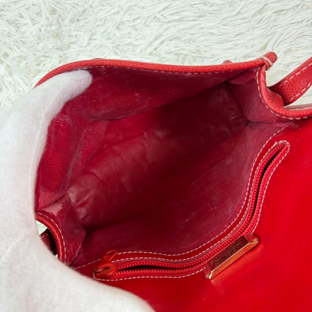 美品✨LOEWE　ショルダーバッグ　シボ革　アナグラム　赤　レザー　ゴールド金具