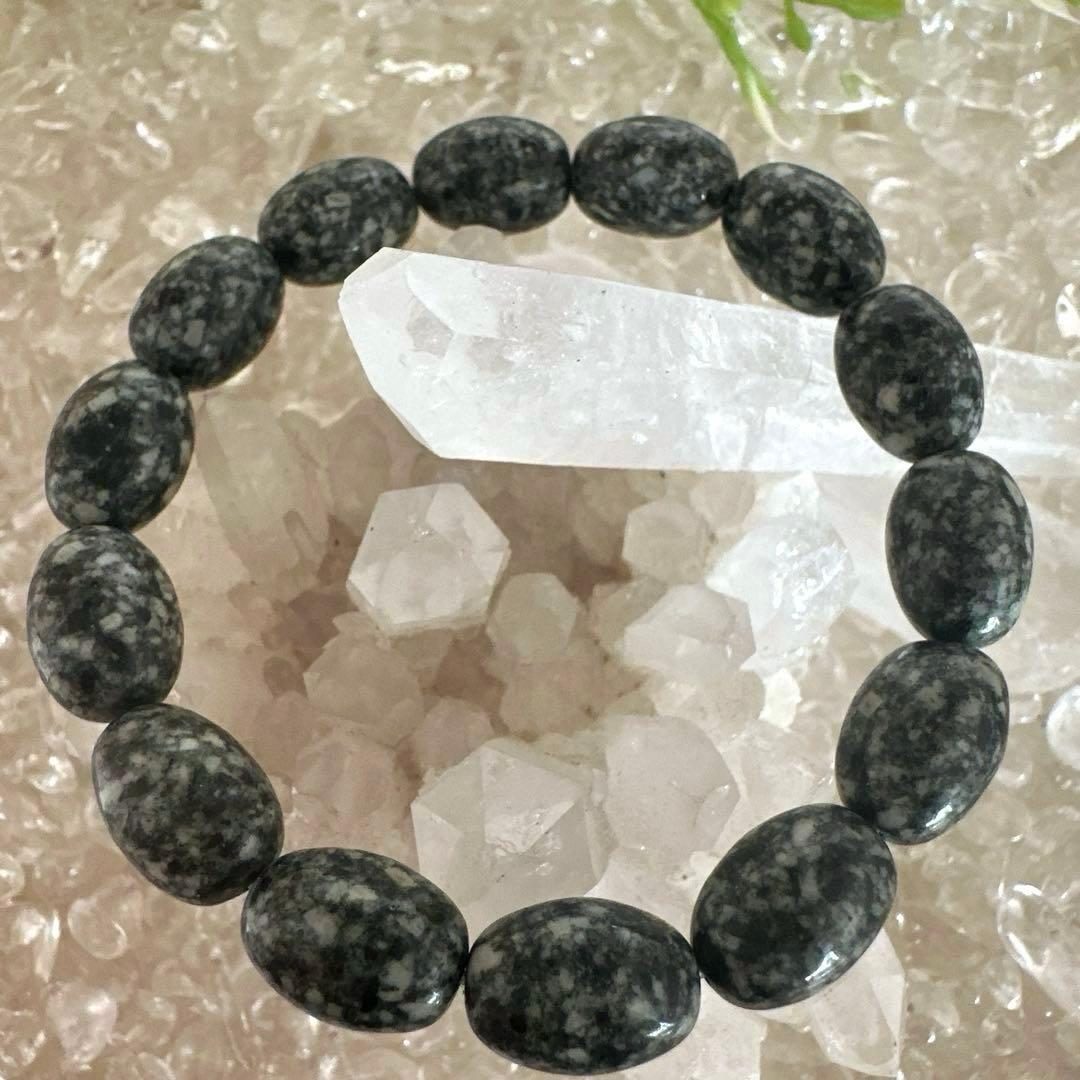 遠野霊石　高波動石　感謝の石　珍しいオーバルブレスレット　楕円形スピリチュアル