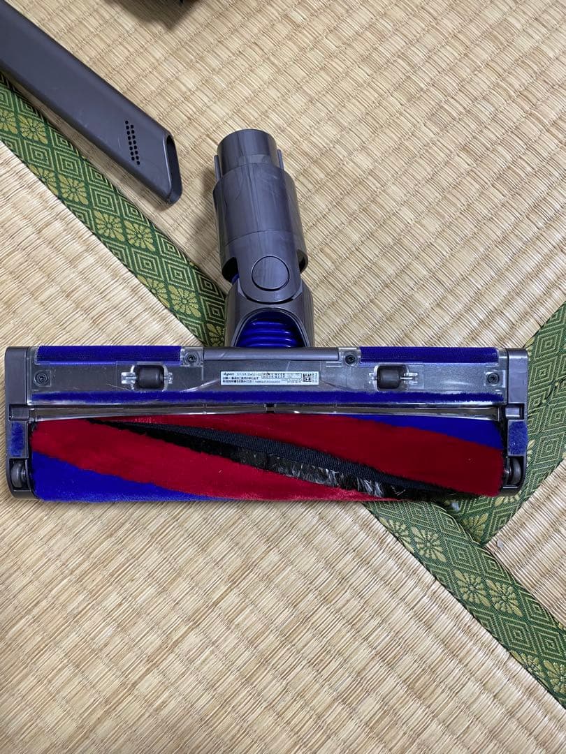 ダイソン dyson Digital Slim fluffy sv18