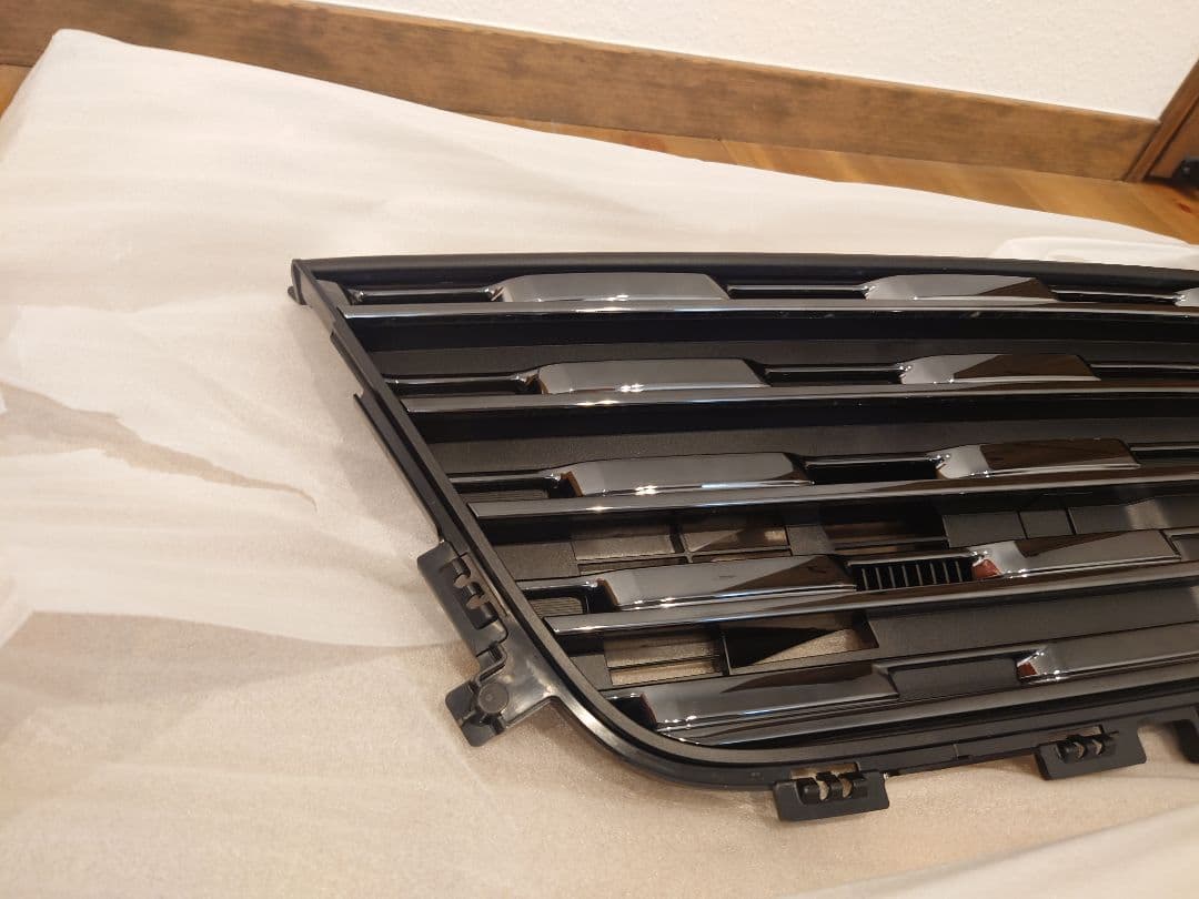 スズキ　スペーシアカスタム　mk53s 純正　フロントグリル　外装