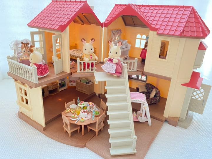 【タイムセール！全ての小物付き】シルバニアファミリー　あかりの灯る大きなお家