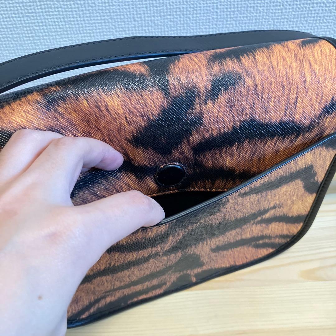 【希少】Burberry ショルダーバッグ 虎柄 タイガー