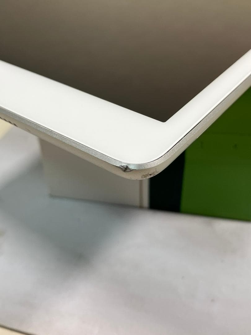 iPad 7世代　32GB シルバー　セルラー カバーガラス付