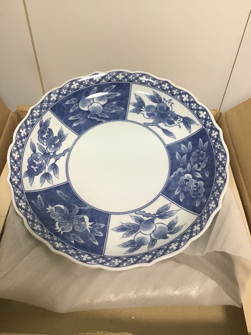 ☆未使用品☆【たち吉】大皿1・小皿5・角皿5・小鉢4・中鉢5（植物柄）