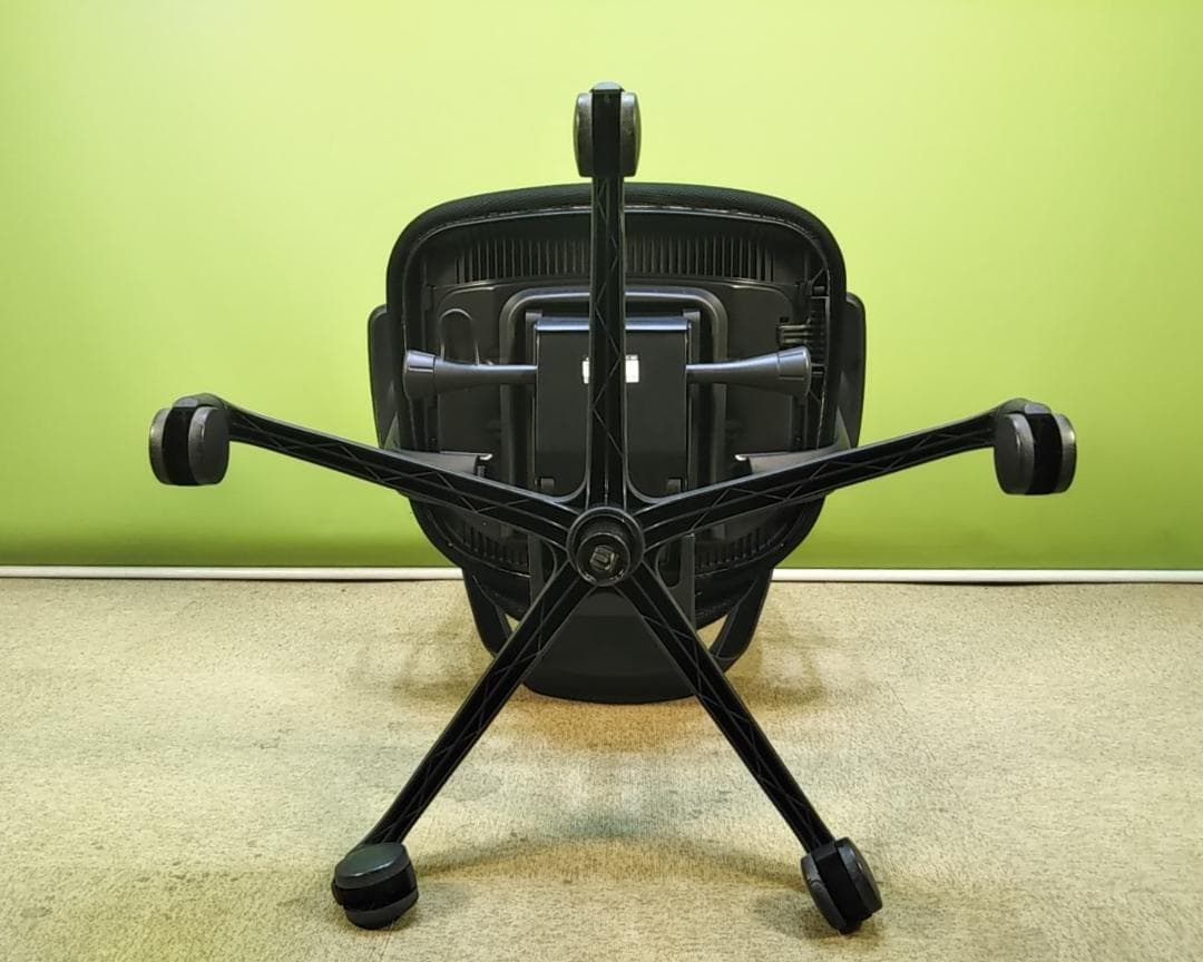 ax　オカムラ　シルフィーチェア　ローバック　固定肘　前傾機能　メッシュ　中古品