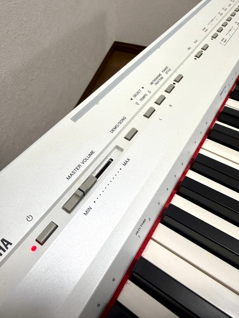 YAMAHA P-105 電子ピアノ 88鍵 ホワイト 付属品多数　ヤマハ