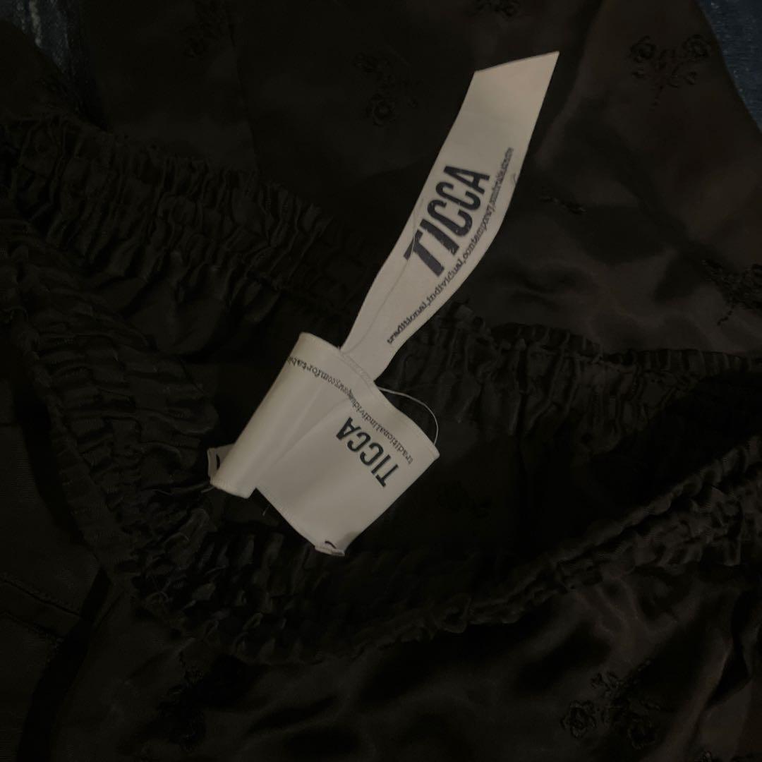 TICCA | フラワーエンブロイダリー サテンパンツ